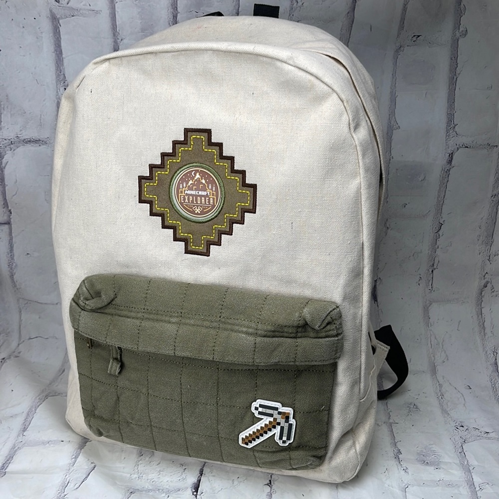 Bioworld Minecraft Laptop 17" Backpack Padded Interior and Exterior Zip Pockets